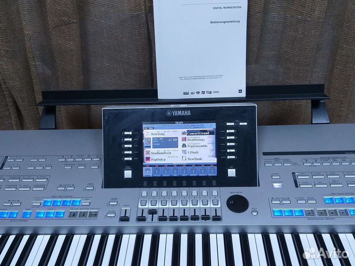 Синтезатор Yamaha Tyros 4 память 1 гБ