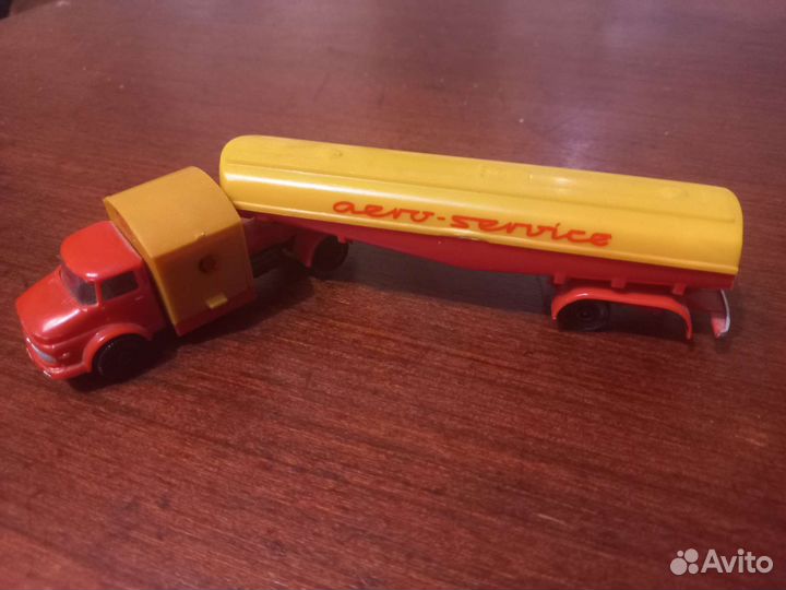 Модель грузовика гдр игрушка