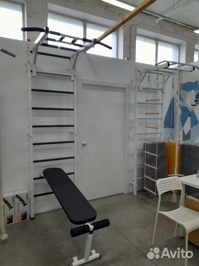 Шведская стенка с турником,скамьей для жима/пресса