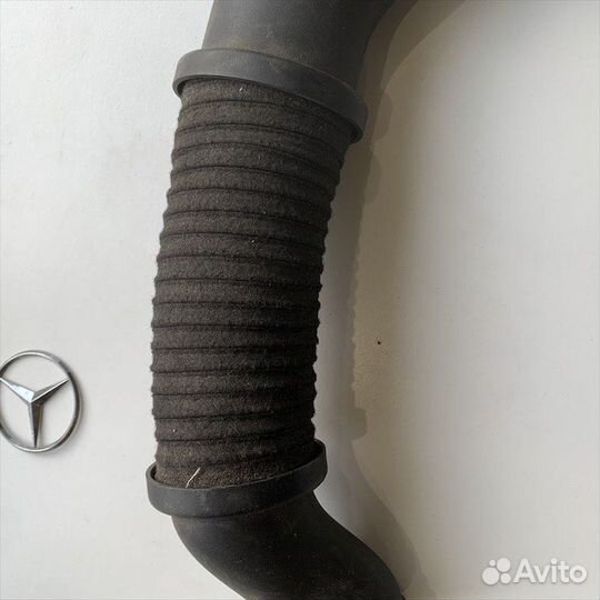 Патрубок воздушного фильтра левый Мерседес