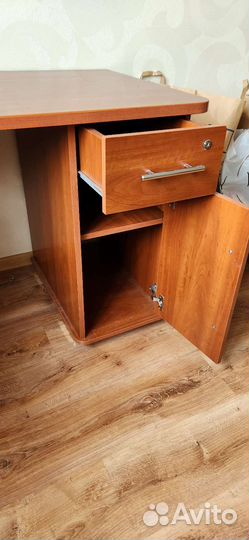 Угловой компьютерный, рабочий, письменный стол