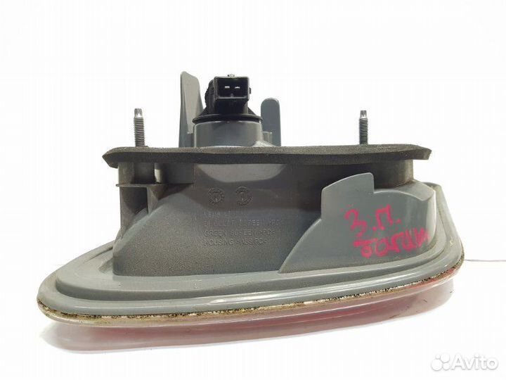 Фонарь крышки багажника задний правый Toyota