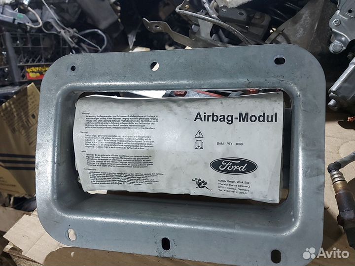 Подушка безопасности в торпедо для Ford Mondeo 3