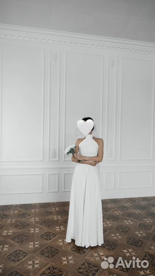 Белое вечернее платье