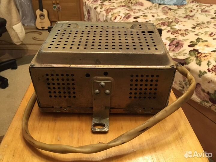 Автомобильный радиоприёмник на газ-21