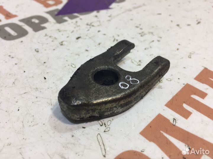 Рено Трафик кронштейн форсунки