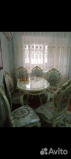 Стулья и стол