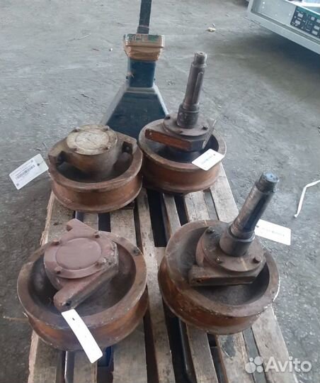 Крановые колеси К2р-360 с буксами и вал.Таль тельфер кран-балка
