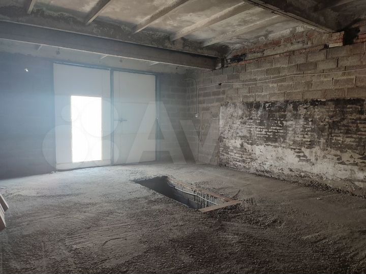 Гараж, > 30 м²