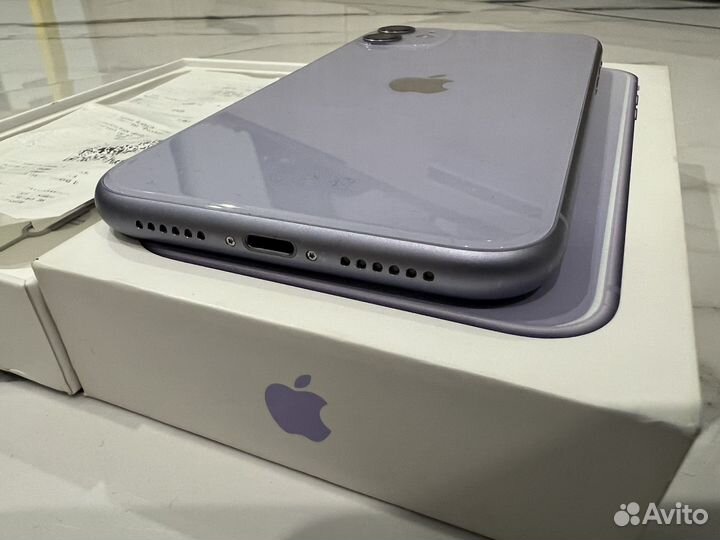 iPhone 11, 64 ГБ