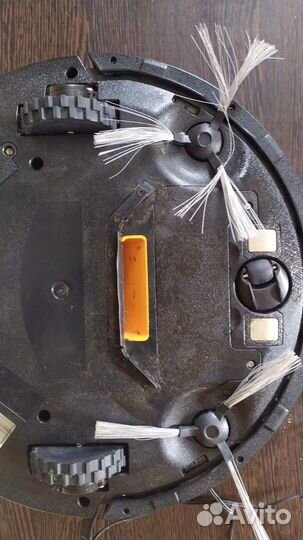 Продам робот пылесос Midea VCR16