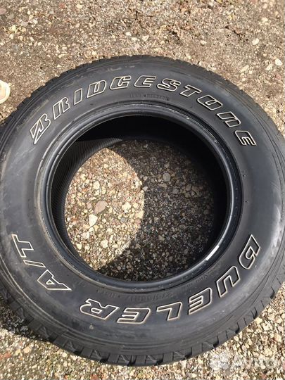 Bridgestone Dueler A/T 275/65 R17