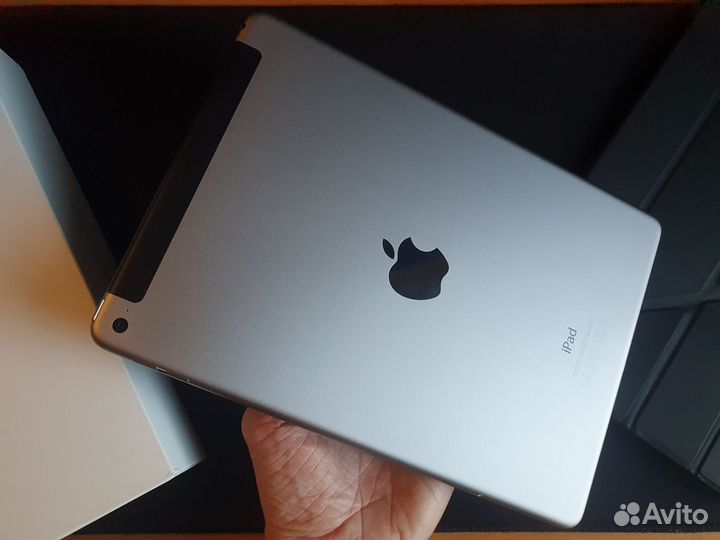 iPad Air 2 Wi-Fi + Cellular (iOS 12)