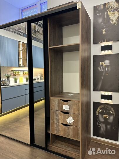 Шкаф купе с зеркалом новый готовый