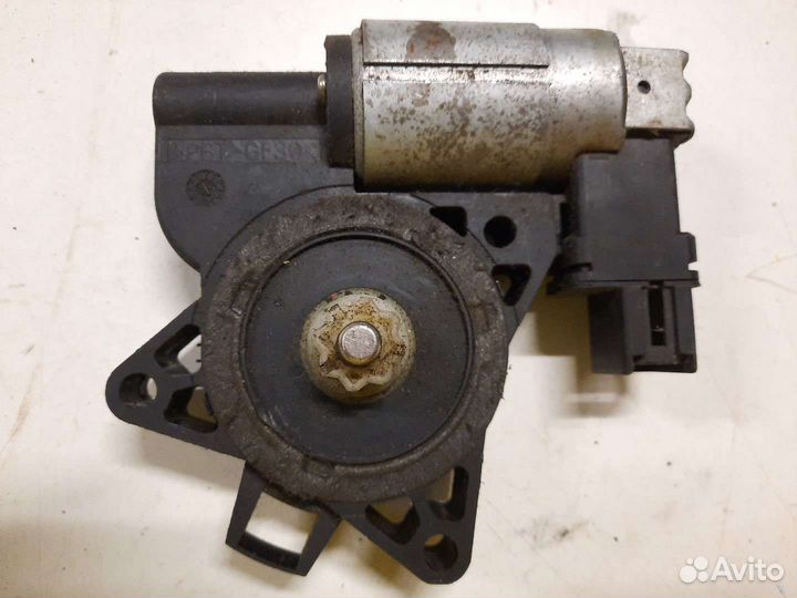 Моторчик стеклоподъемника Mazda GG