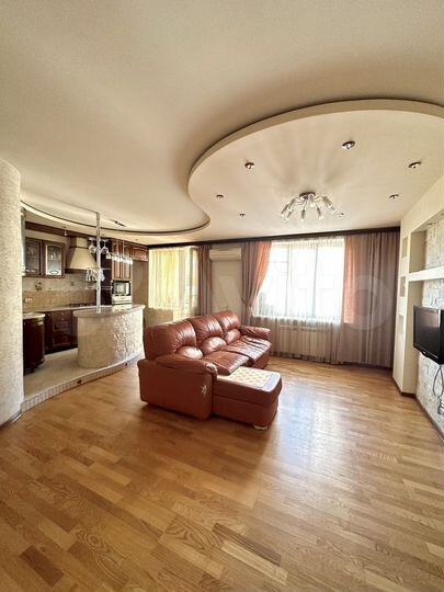 3-к. квартира, 102 м², 4/10 эт.