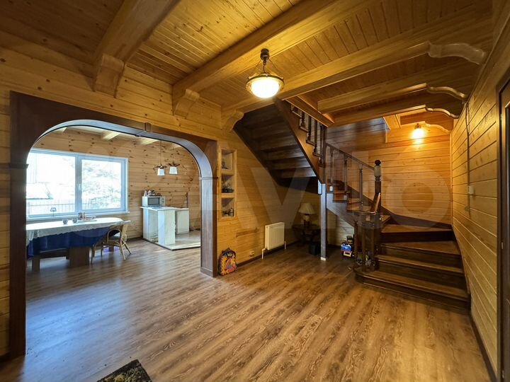 Дом 180 м² на участке 12 сот.