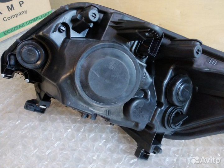 Фара правая Ford Kuga 2008 - 2012