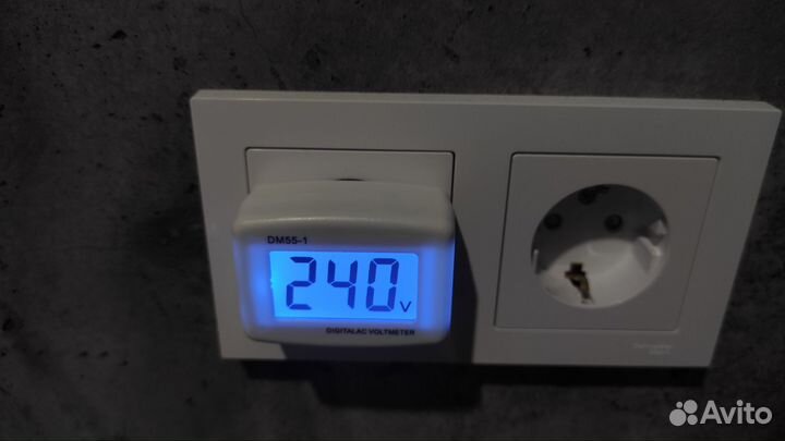 Вольтметр в розетку