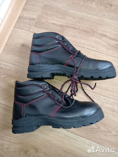 Ботинки рабочие р. 42