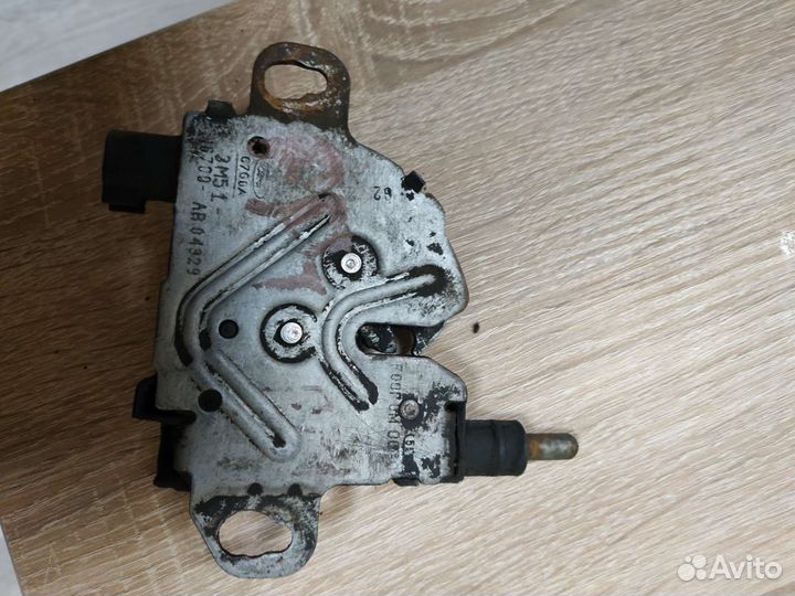 Замок капота ford focus 1