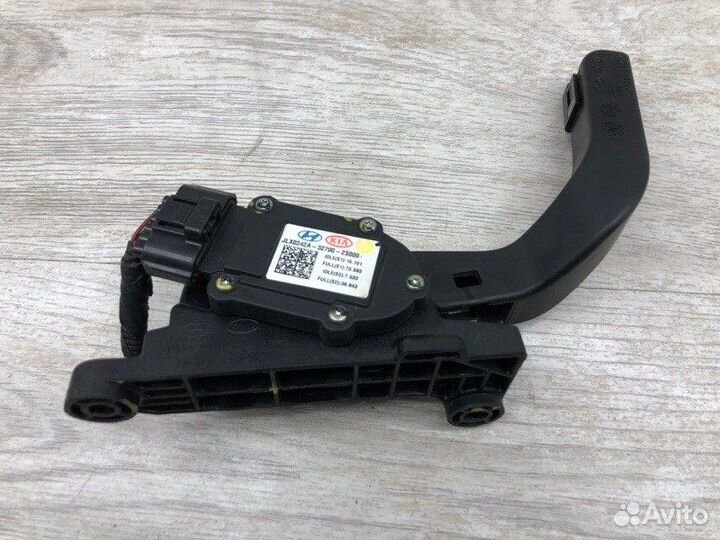 Педаль газа Kia Sportage кроссовер G4FD GDI 2015