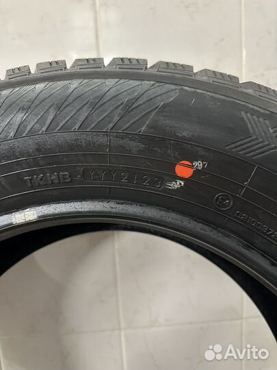 Yokohama IceGuard Stud IG65 215/65 R16 102T