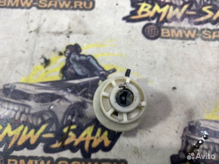 Контактная группа замка зажигания Audi 80 B4 1994