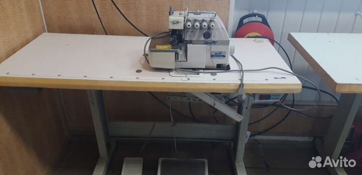 Швейная машинка оверлок