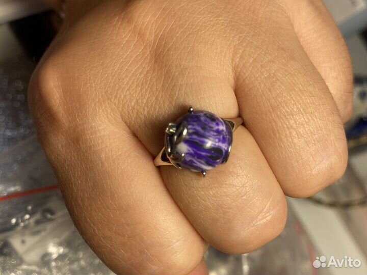 Серебряное кольцо с чароитом