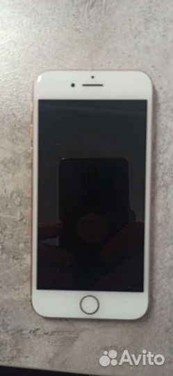 Телефон iPhone 8