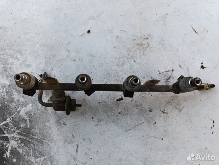 Топливная рампа с форсунками Daewoo Nexia