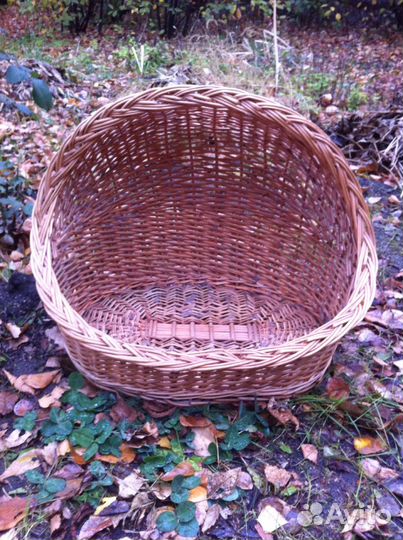 Корзина плетеная полузакрытая из лозы