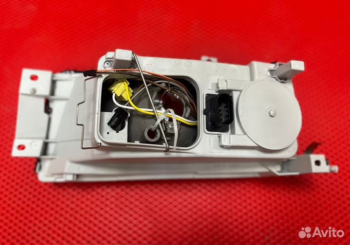 Новая фара правая Skoda Octavia Tour