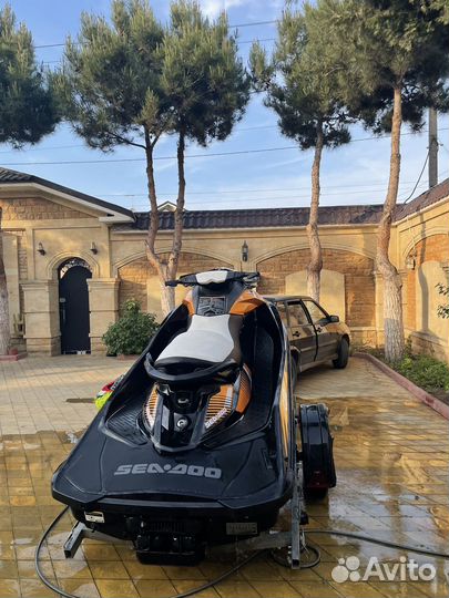 Водный скутер