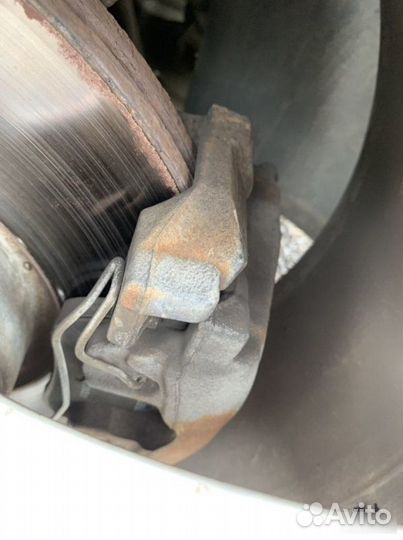 Суппорта передняя Volkswagen Tiguan 2014