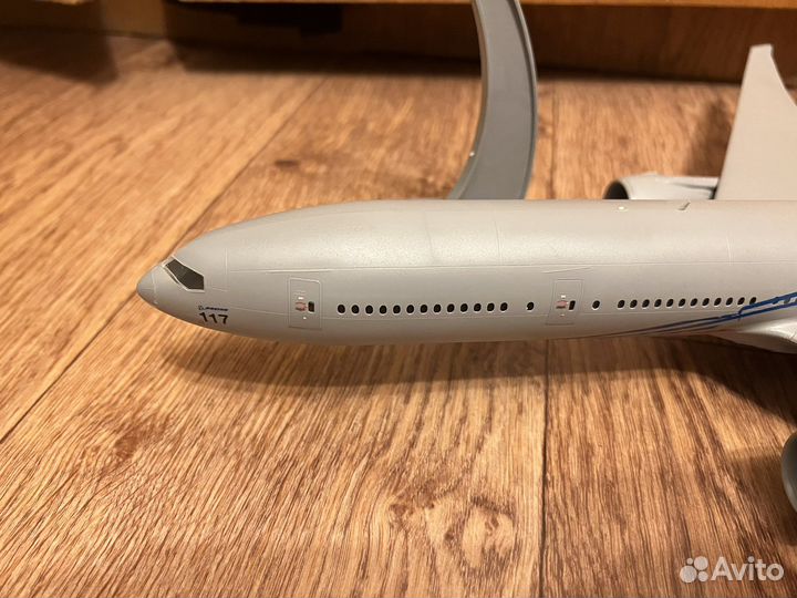 Модель самолета boeing 777