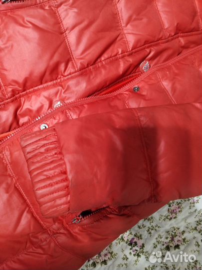 Пуховик красный