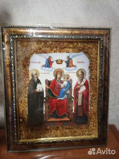 Икона, инкрустированная янтарем