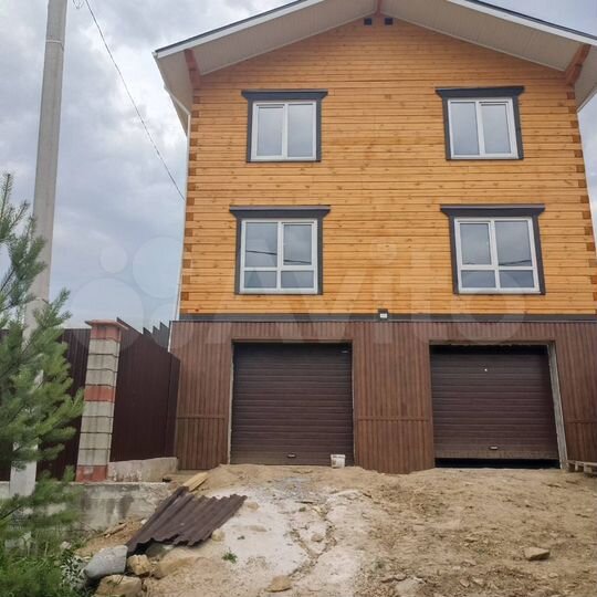 Дом 240 м² на участке 8 сот.