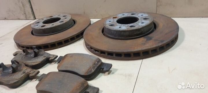 Тормозные диски + колодки переднее Volvo V70