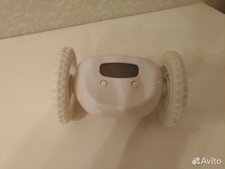 Будильник убегающий