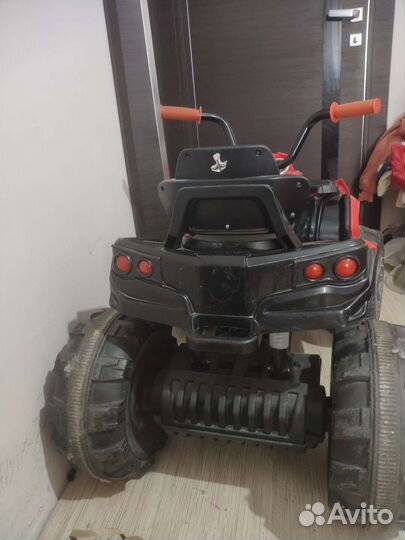 Детский квадроцикл на аккумуляторе