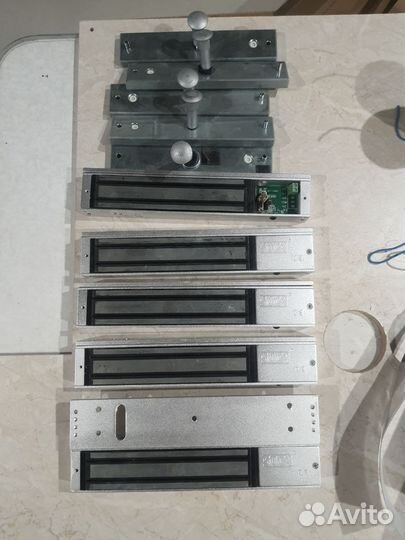 Магнитный замок на дверь soca