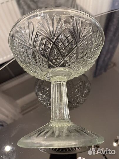 Вазочка на ножке