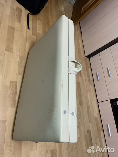 Кушетка для мастеров красоты