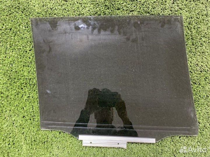 Стекло двери задней левой Toyota Rav4 3