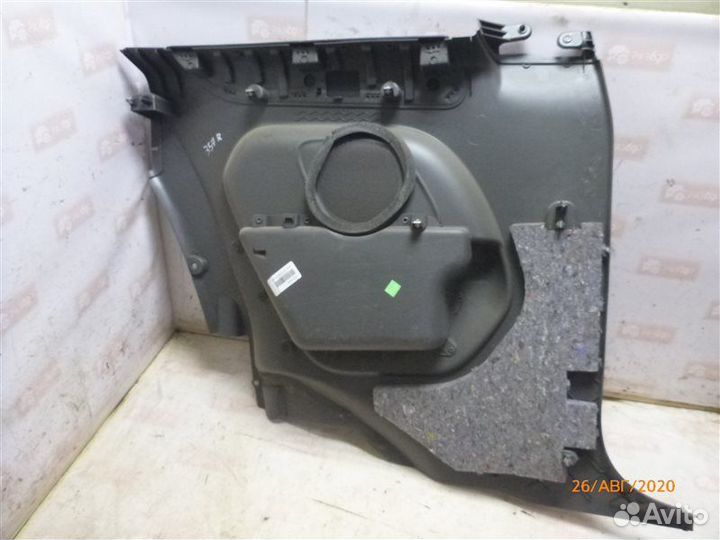 Обшивка багажника задняя правая Ford Focus CB4