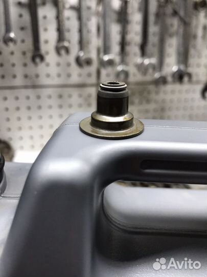 Маслосъёмные колпачки