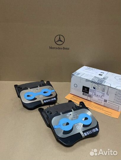 Тормозные колодки передние Mercedes A0004203903